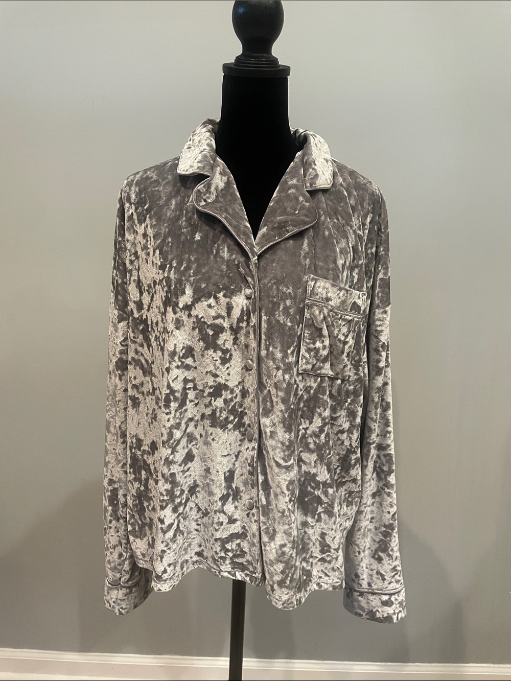 Lord & Taylor Crushed Velvet Button-Front Shirt Jacket in Light Gray